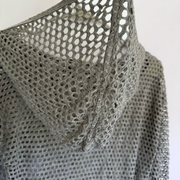 Laser cut Beach hoodie from Buckle High low hem Gray USA Made Small - Picture 11 of 16
